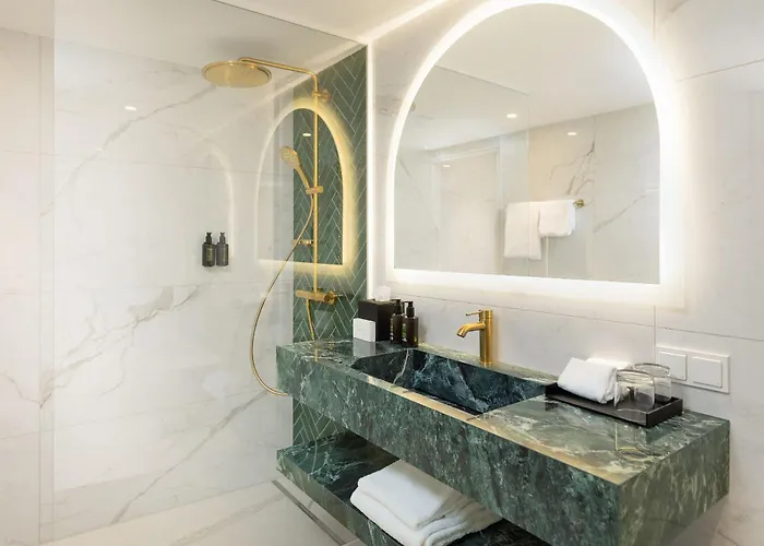 Est Palais Chotek New Opening