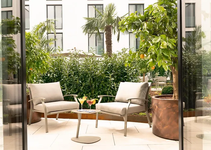 Ξενοδοχείο Est Palais Chotek New Opening 4*