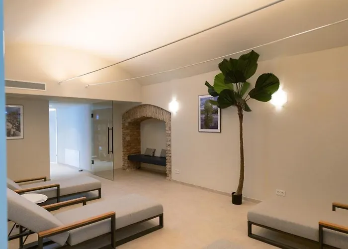 Est Palais Chotek New Opening 4*